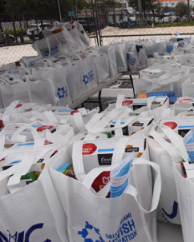Federation’s Kosher Food Drive Thru Distribution Help Feed Thousands