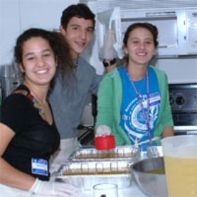 Mitzvah Miami Offers Kids and Teens Community Service, Volunteer Opportunities