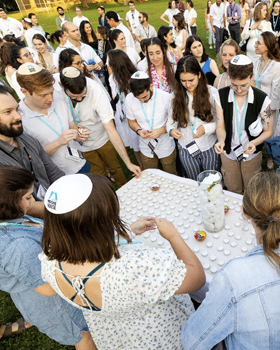 New Wynwood-Israeli Moishe House Connects Young Adults to the Land and People of Israel