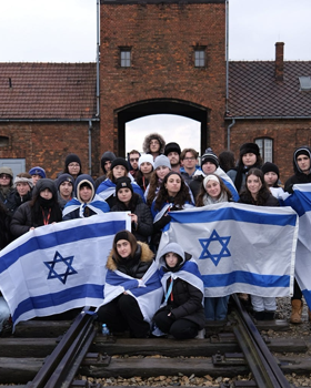 Florida Hillel Students Journey to Poland to Bear Witness