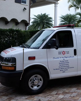 Miami Donors and Leadership Raise Money for an Ambulance in Yerucham